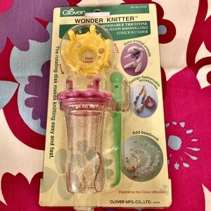 Clover Wonder Knitter with Accessories